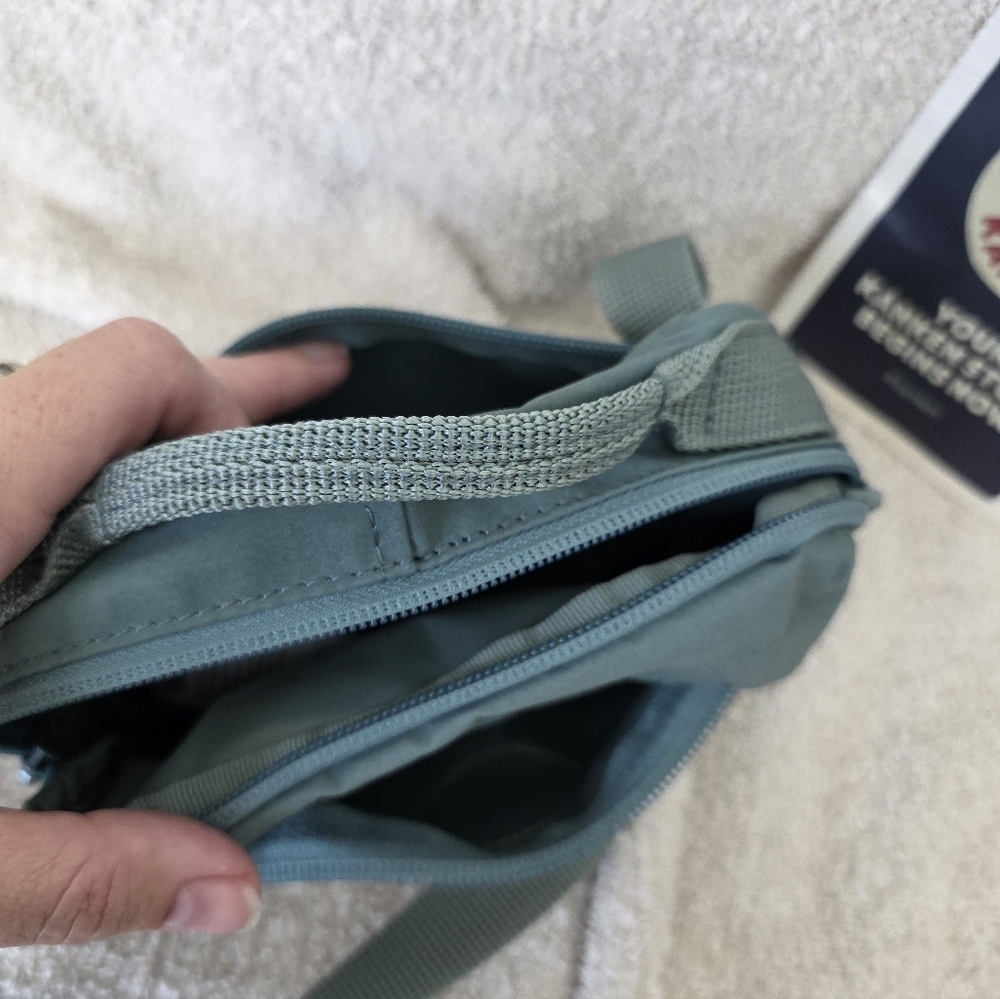 NEW Fjallraven Kanken Hip Pack In Frost Green - Picture 9 of 9